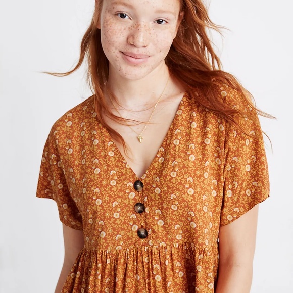 Button-Front Babydoll Dress in Americana Floral in M - Picture 4 of 8